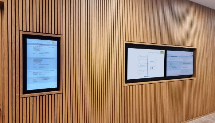 Infoboards und Wegeleitsystem im Gerichtsgebäude